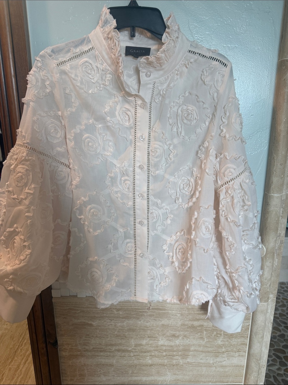 Gracia Soft cream Floral Appliqué Ruffled Collar Blouse